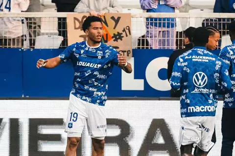 الدوري الفرنسي.. تولوز يفوز على لوريان.. وبريست يسقط أمام أوكسير